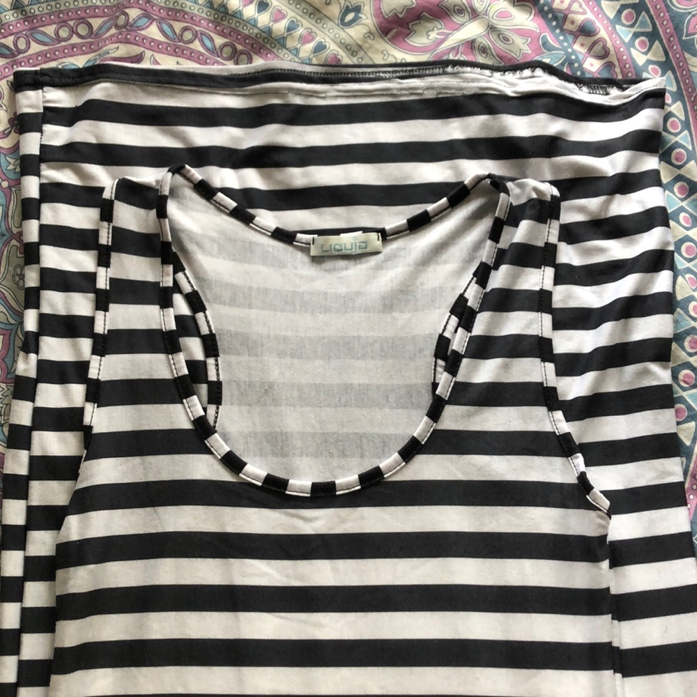 Long body snug maxi dress.